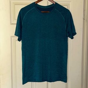 Men’s Medium Lululemon T-shirt